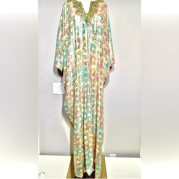 VTG LUCIE ANN Beverly Hills Gold Brocade Kaftan Amazing!!!! - Picture 1 of 7